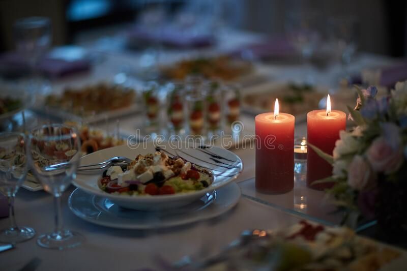 delicious-beautifully-decorated-candlelit-dinner-restaurant-185322611.jpg